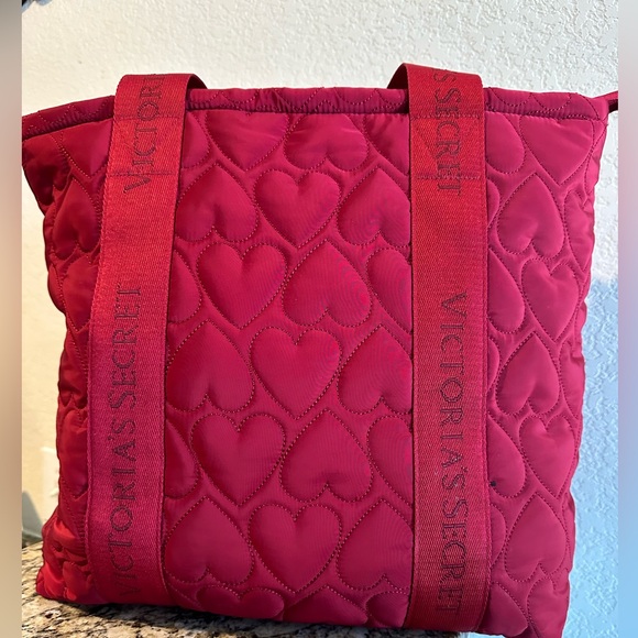 ♥️Victoria's Secret Red Heart Quilted Tote❤️ - Picture 2 of 6
